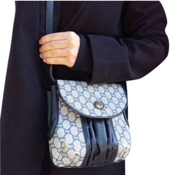 Authentic Vintage Gucci Plus GG Monogram Supreme Crossbody Bag - Picture 1 of 14